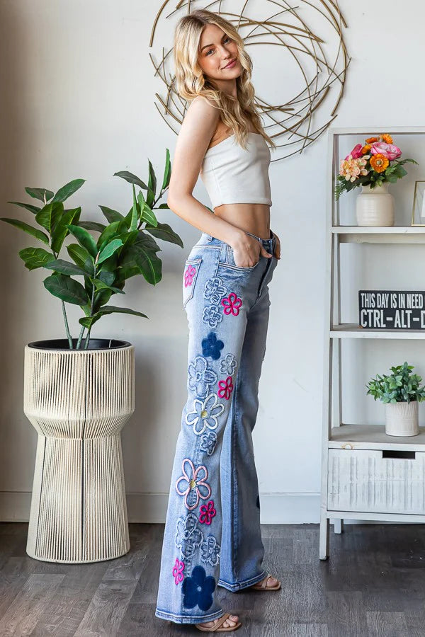 OLI & HALI Washed Flower Embroidery Denim Pants