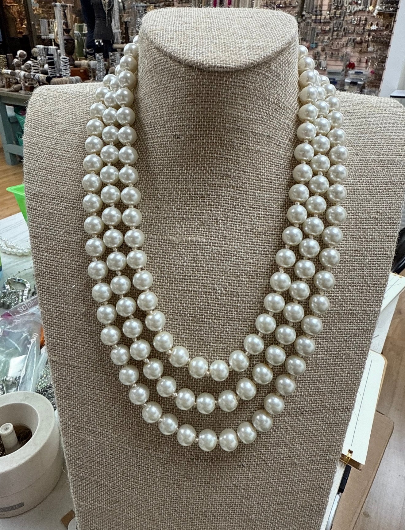 ALICE 3 Strand Pearl Necklace