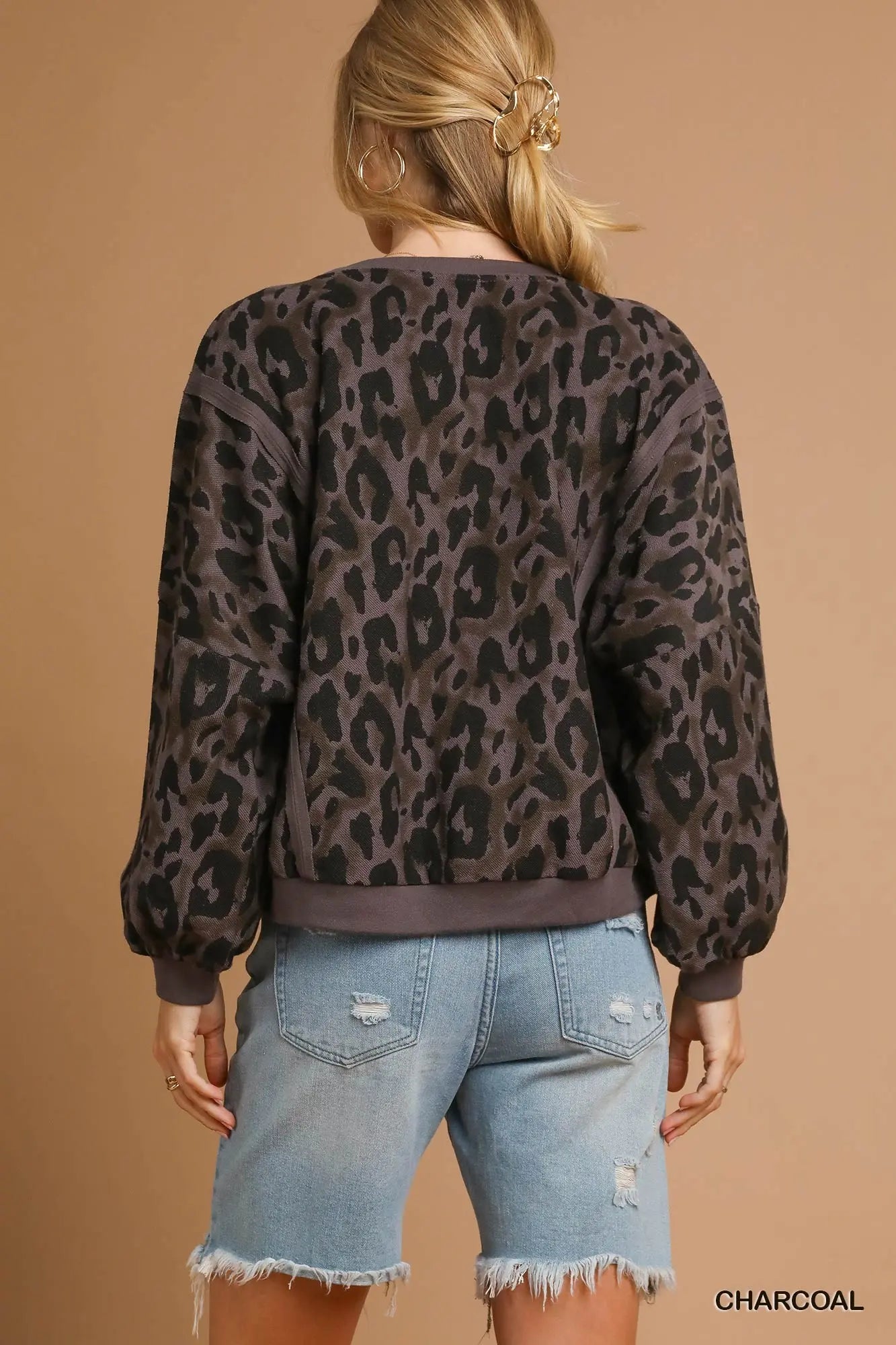 UMGEE Leopard Print Pullover Sweatshirt with Contrast Trim Charcoal