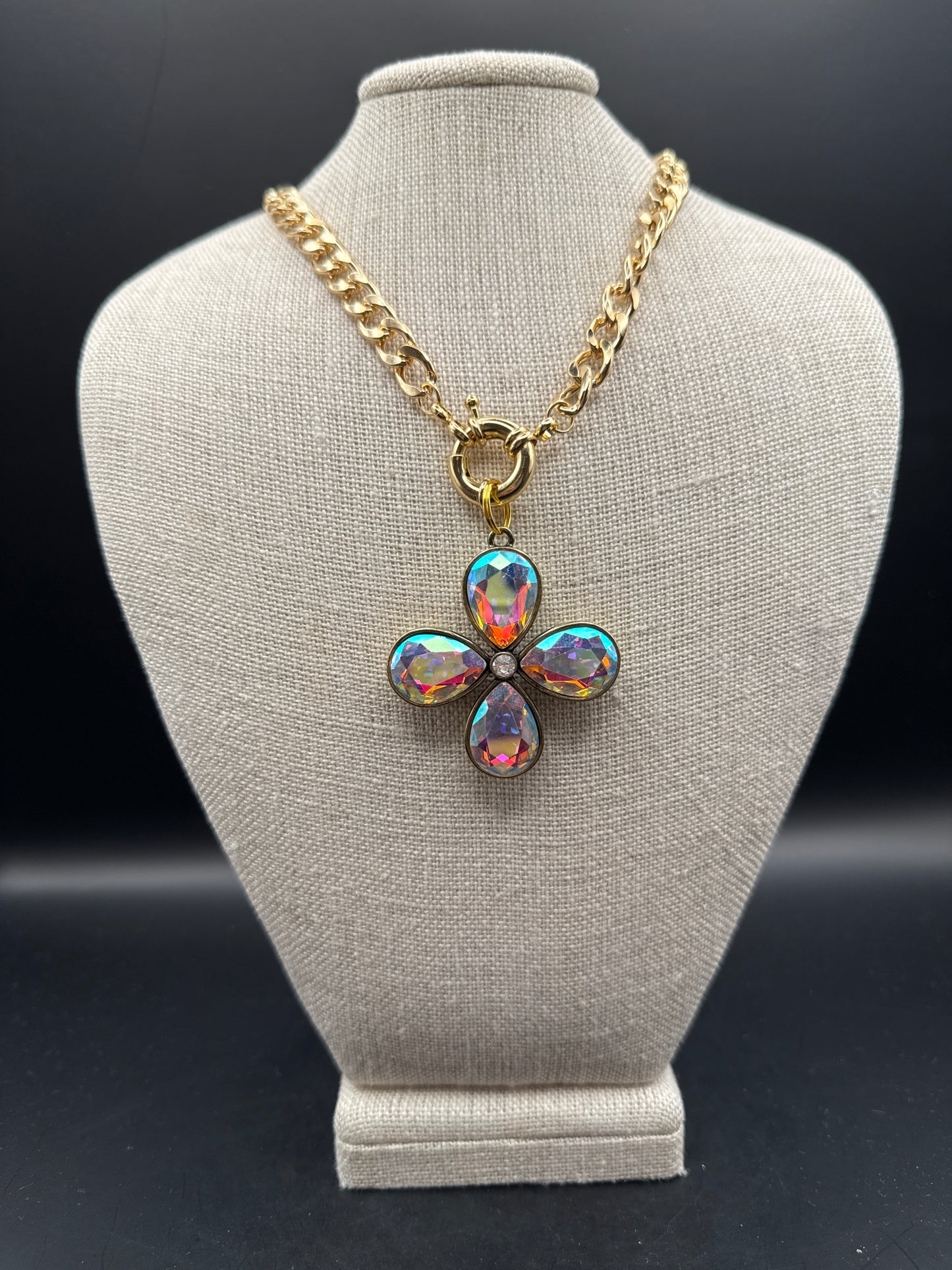 ALICE AB Stone Flower Gold Necklace