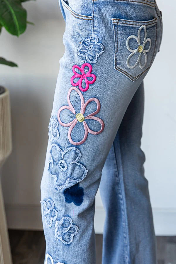OLI & HALI Washed Flower Embroidery Denim Pants