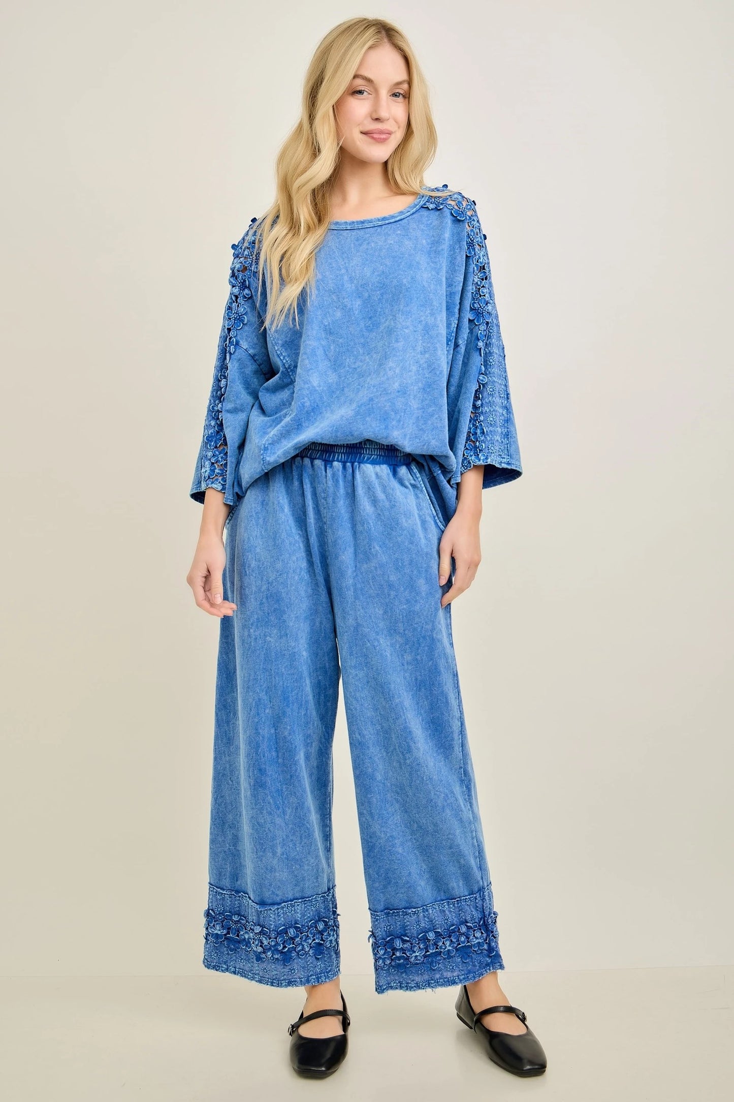 J HER Cobalt Blue Flower Trim Set