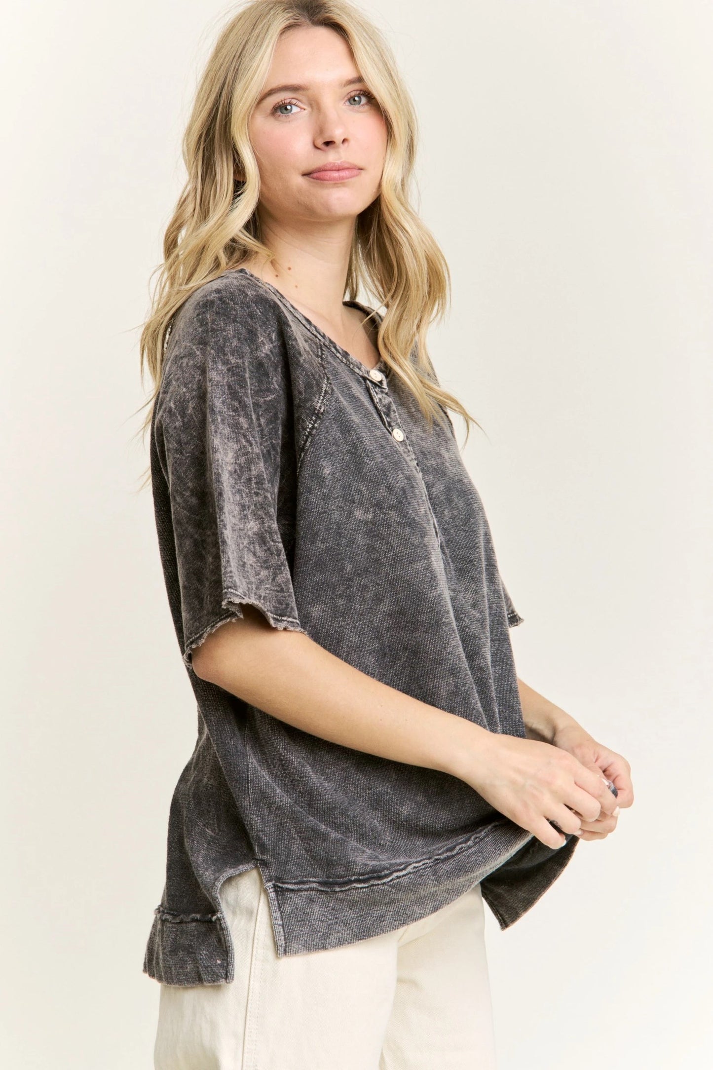J. HER Mineral Wash Henry Neck Shirt Ashed Black