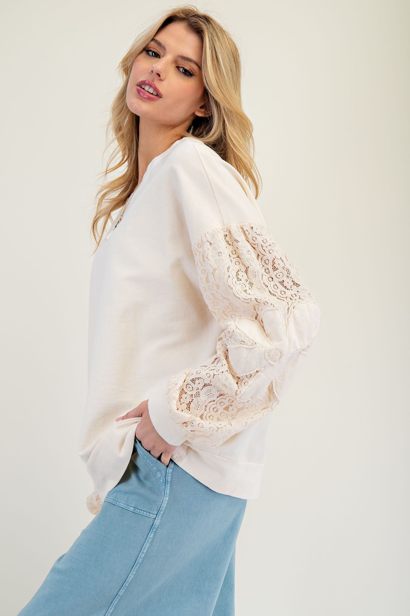 EASEL Lace Sleeve Pullover Ivory