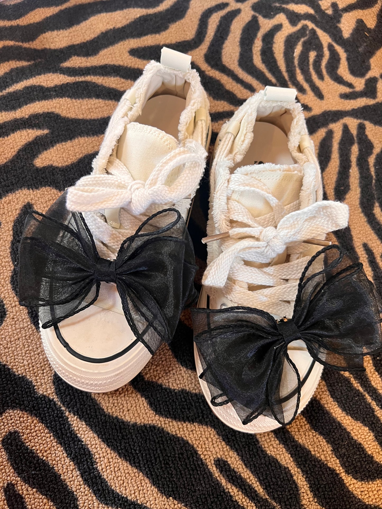 Black Bow Shoe Charms