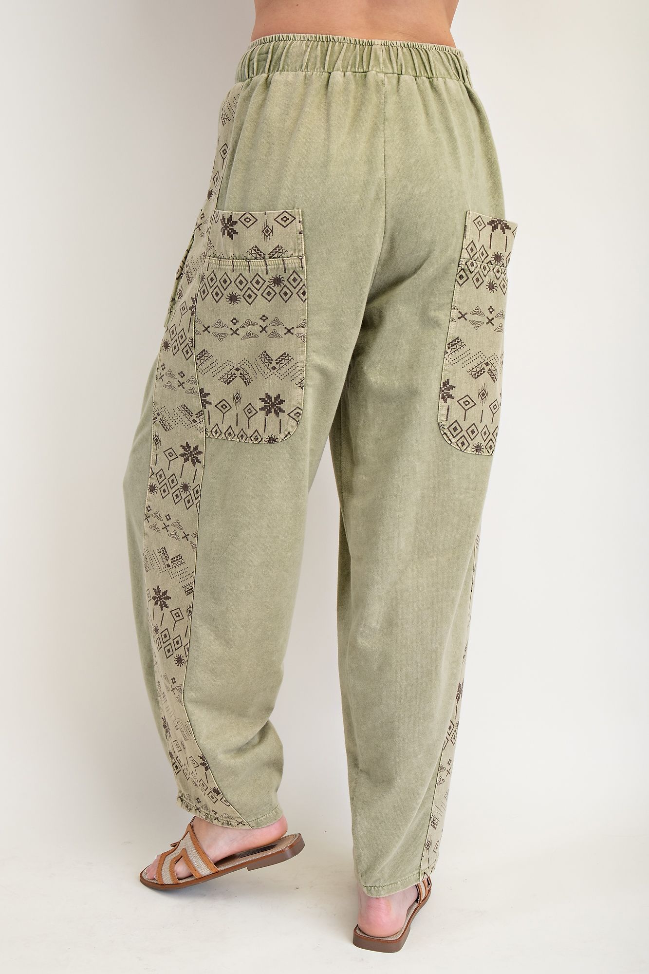 EASEL Ethnic Print Mix Mineral Washed Twill Barrel Pants Faded Olive