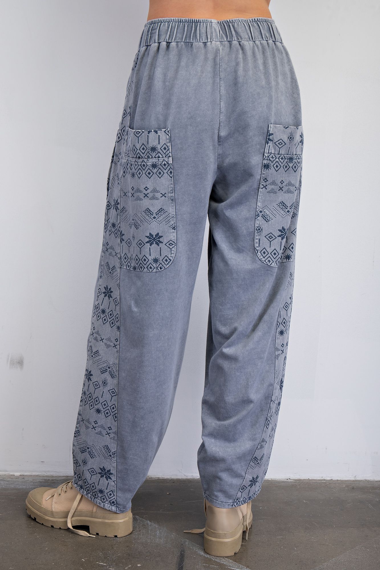 EASEL Ethnic Print Mix Mineral Washed Twill Barrel Pants Faded Washed Denim