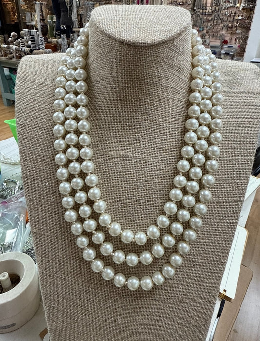 ALICE 3 Strand Pearl Necklace