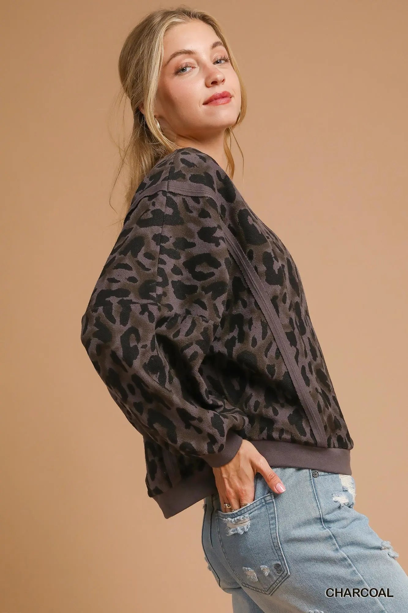 UMGEE Leopard Print Pullover Sweatshirt with Contrast Trim Charcoal