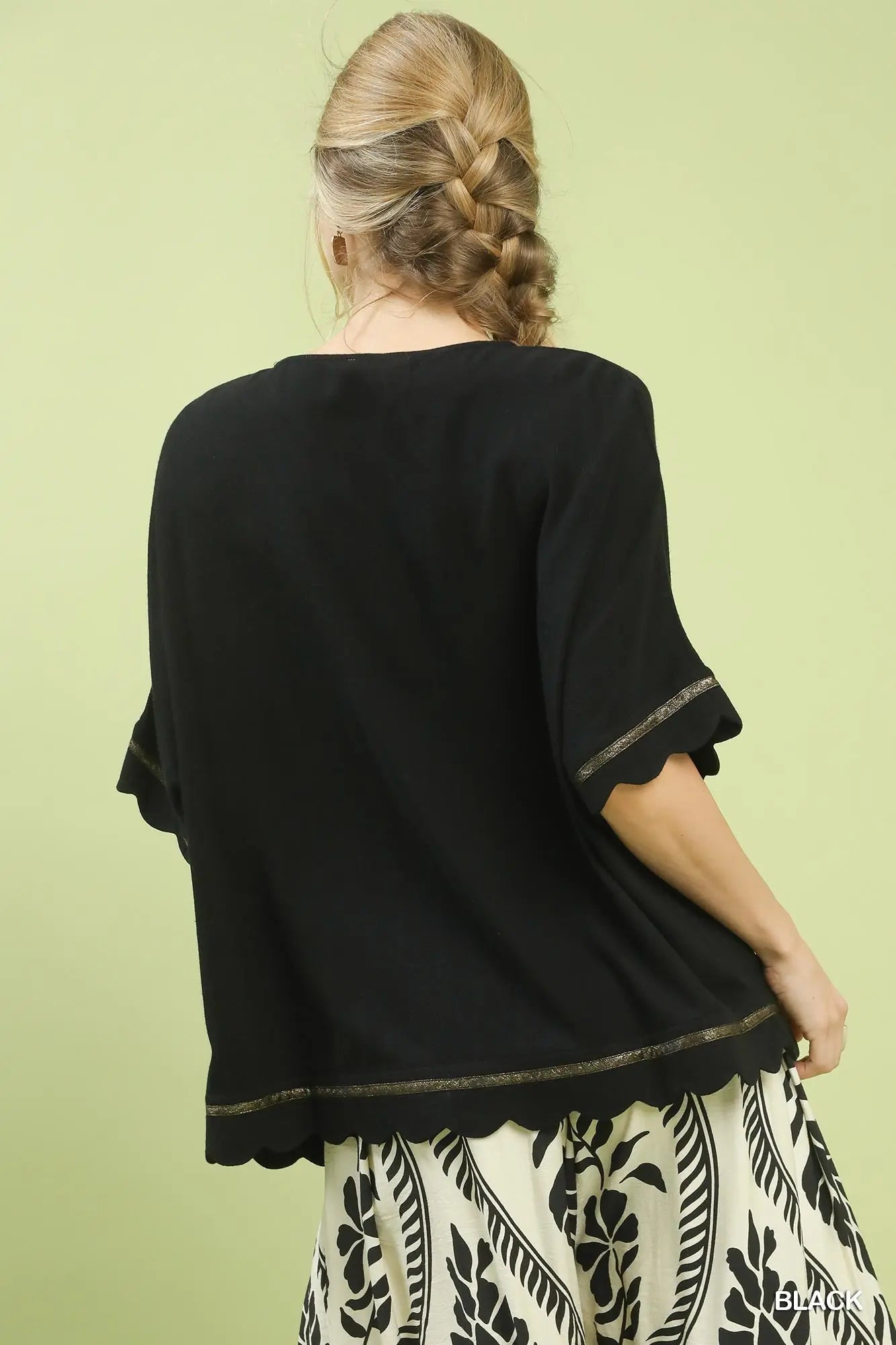 UMGEE Black Linen Blend Scallop Trim Top
