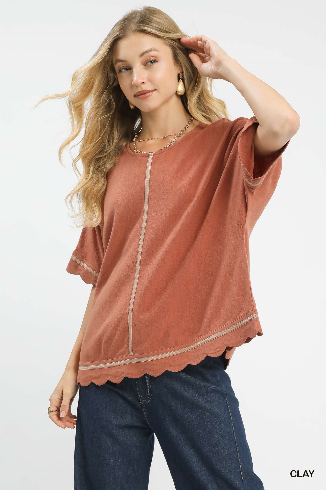 UMGEE Clay Linen Blend Scallop Trim Top