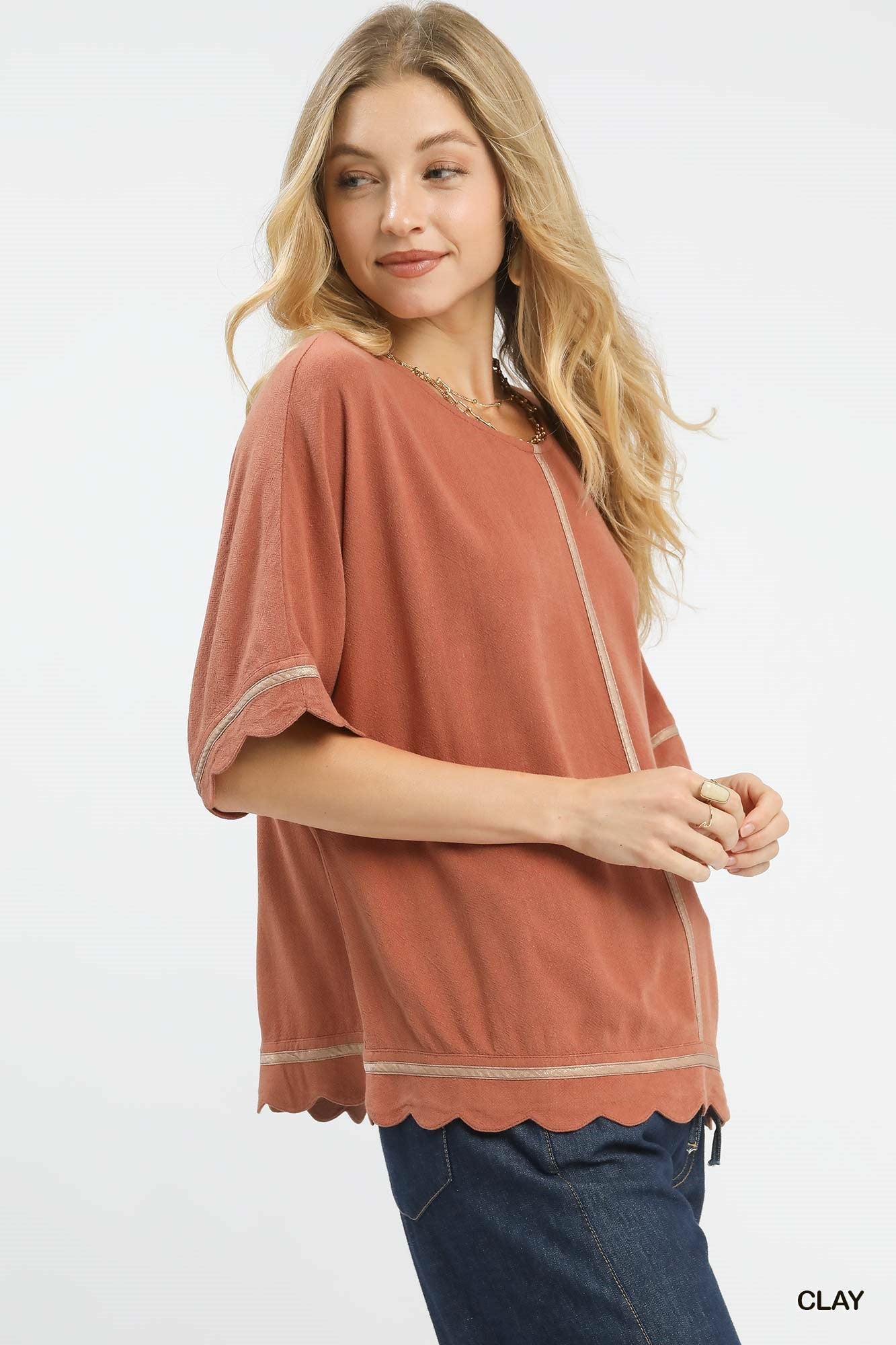 UMGEE Clay Linen Blend Scallop Trim Top