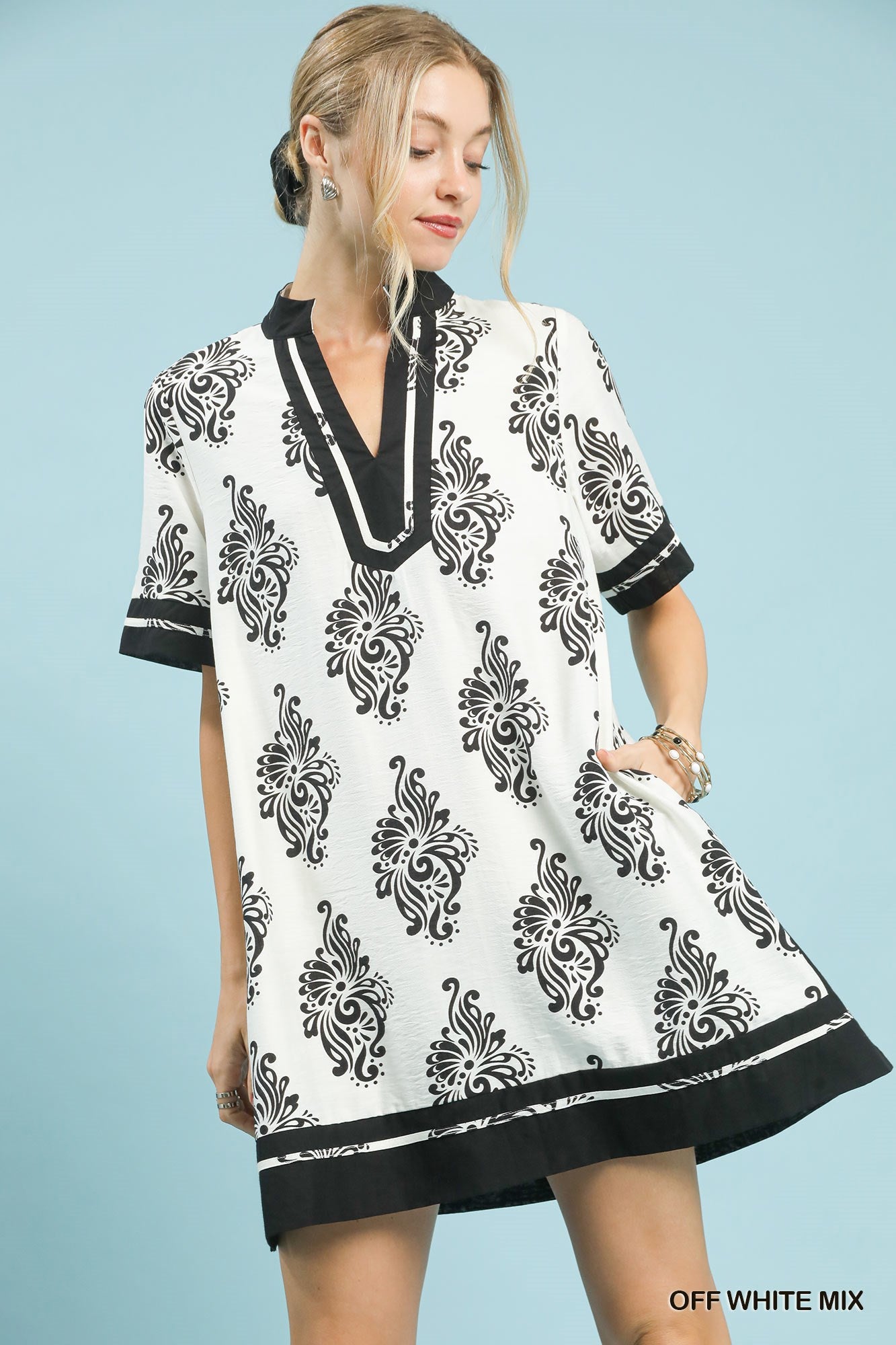 UMGEE Black and White Abstract Print Mini Dress