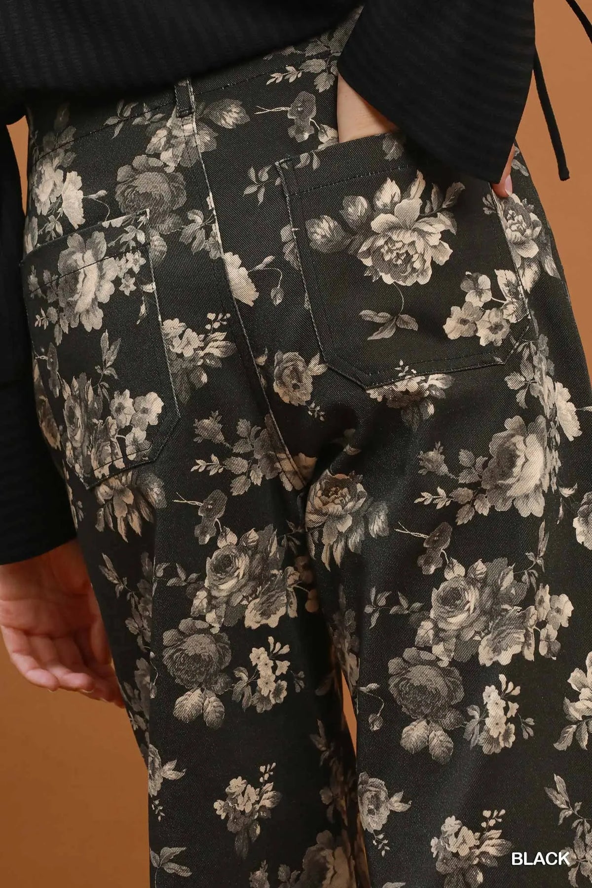 UMGEE Black Floral Print Wide Leg Cropped Pants