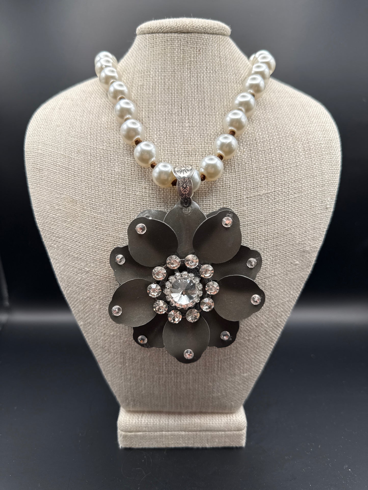 ALICE Metal Flower with Crystal Stones on Pearl Necklace