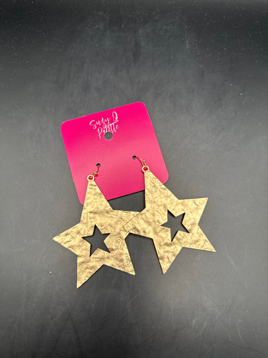 ALICE Large Hammered Gold Star Earrings