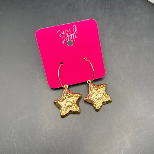 ALICE Hammered Gold Star Earrings