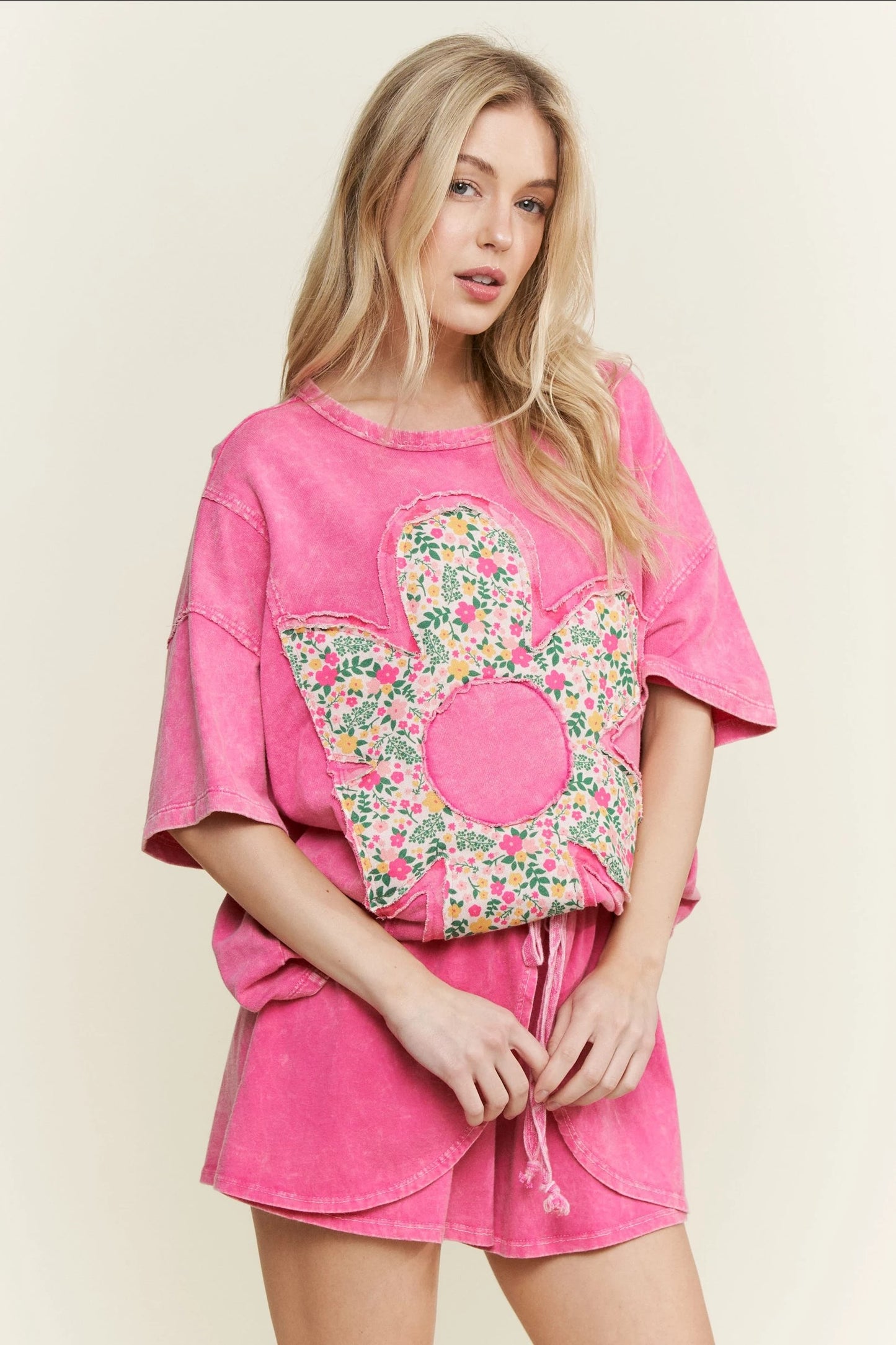 J. HER Mineral Washed Floral Flower Patched T-Shirt Hot Pink