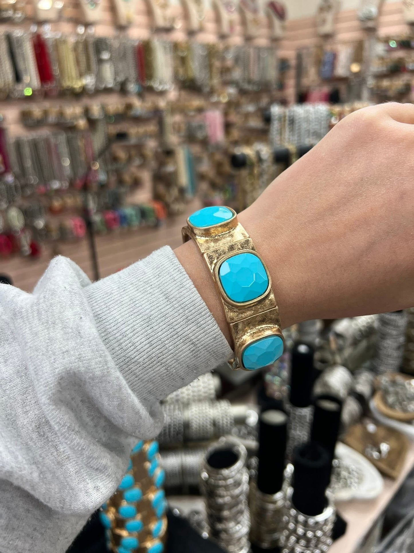Howlite Turquoise Foiled Gold Bracelet