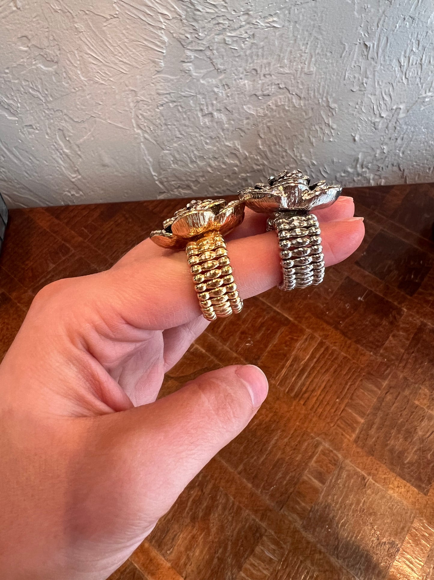 Stretchy Flower Ring Silver
