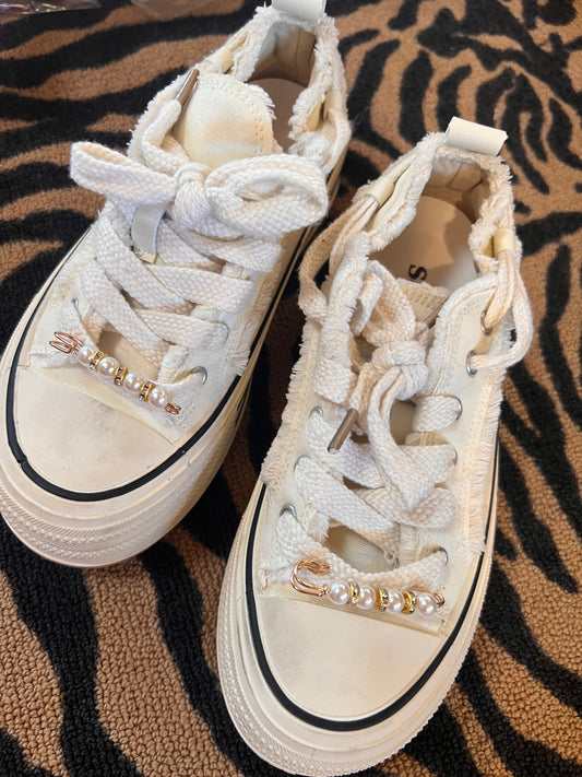 Large Pearl Safety Pin Shoe Charms