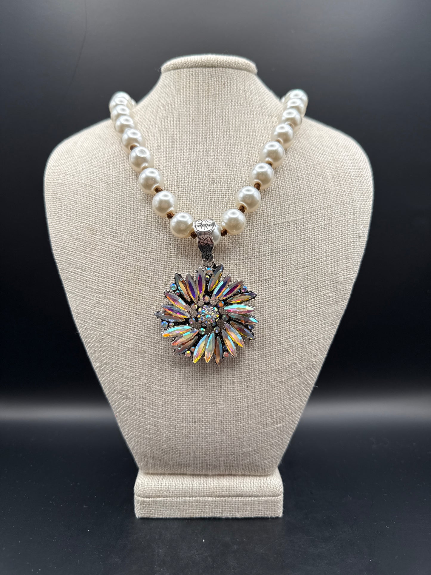 ALICE AB Stone Flower Pearl Necklace