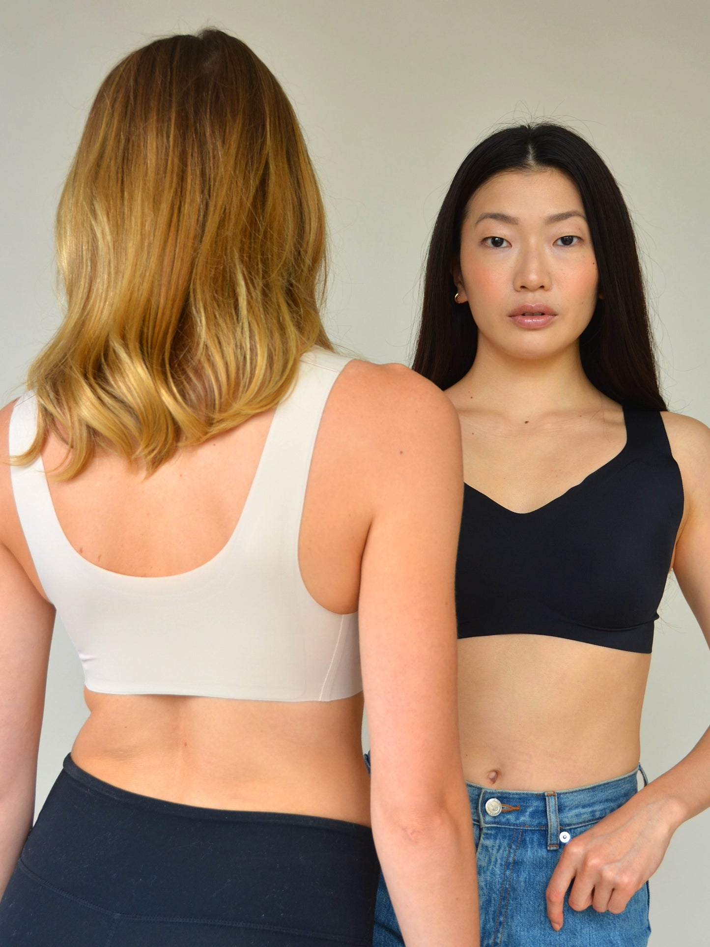 THE ONLY BRA - Black V-Neck Lift