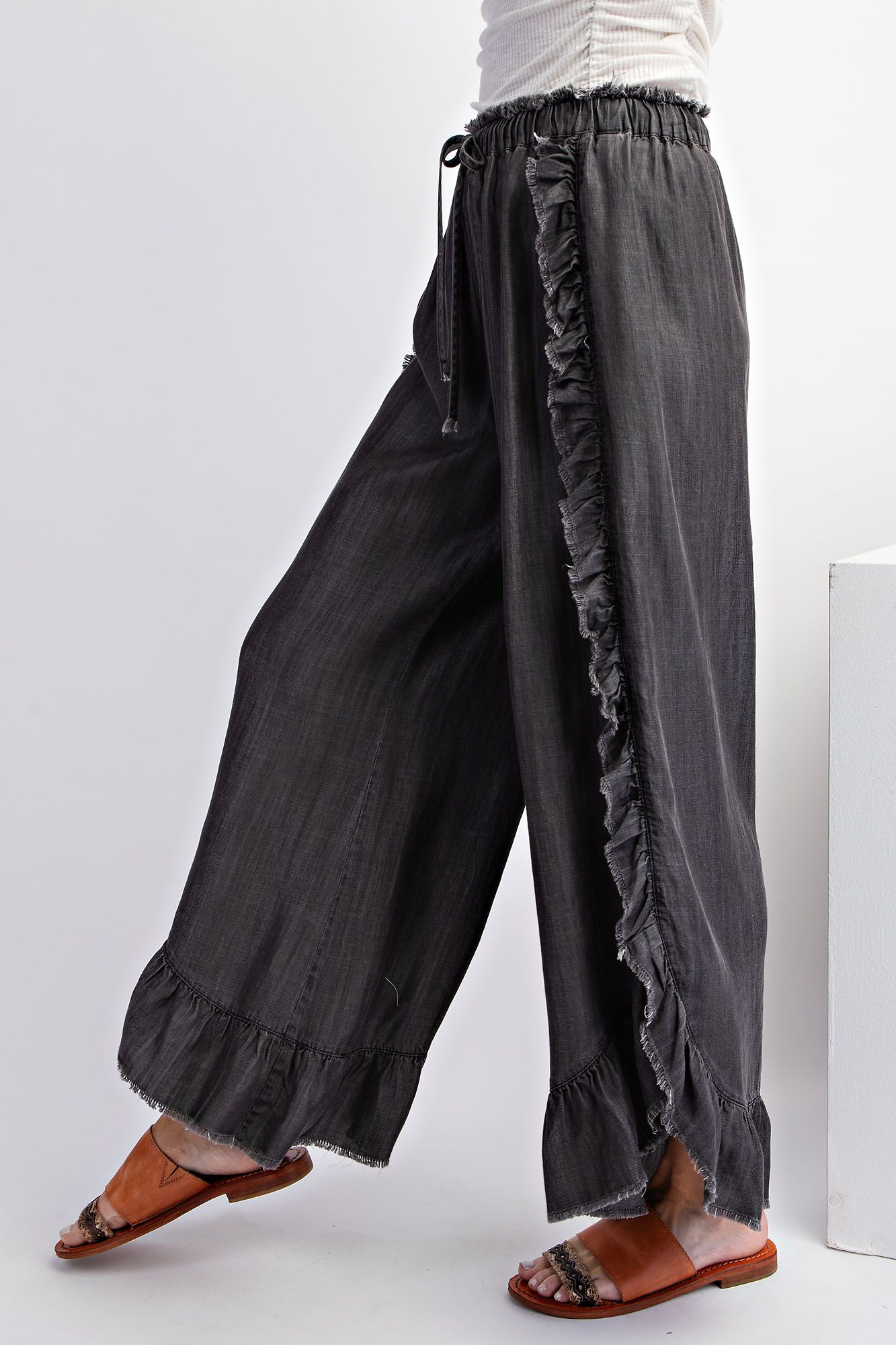 EASEL Washed Ruffle Loose Fit Pants Black