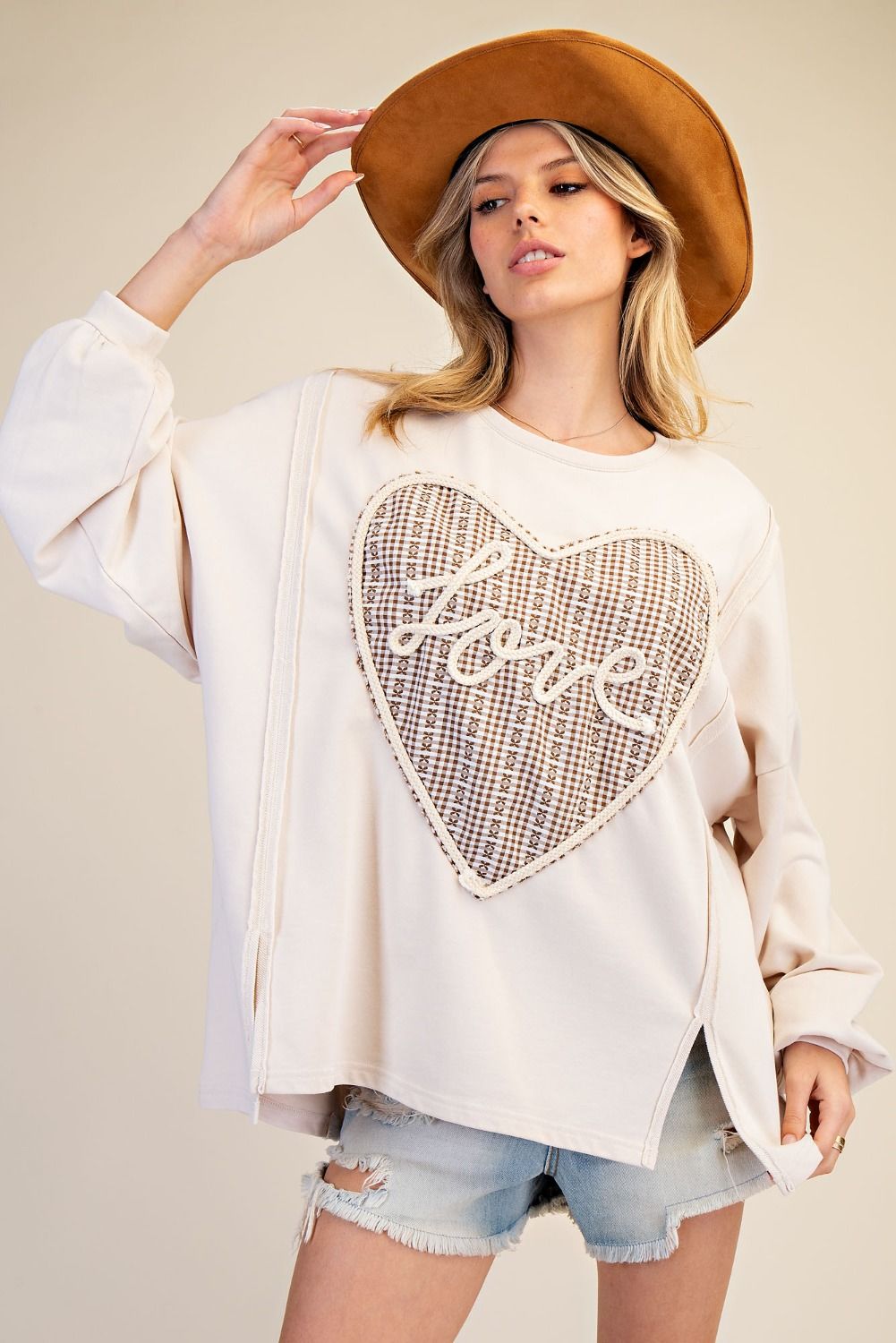 EASEL Heart Patch Terry Knit Pullover Love Ecru