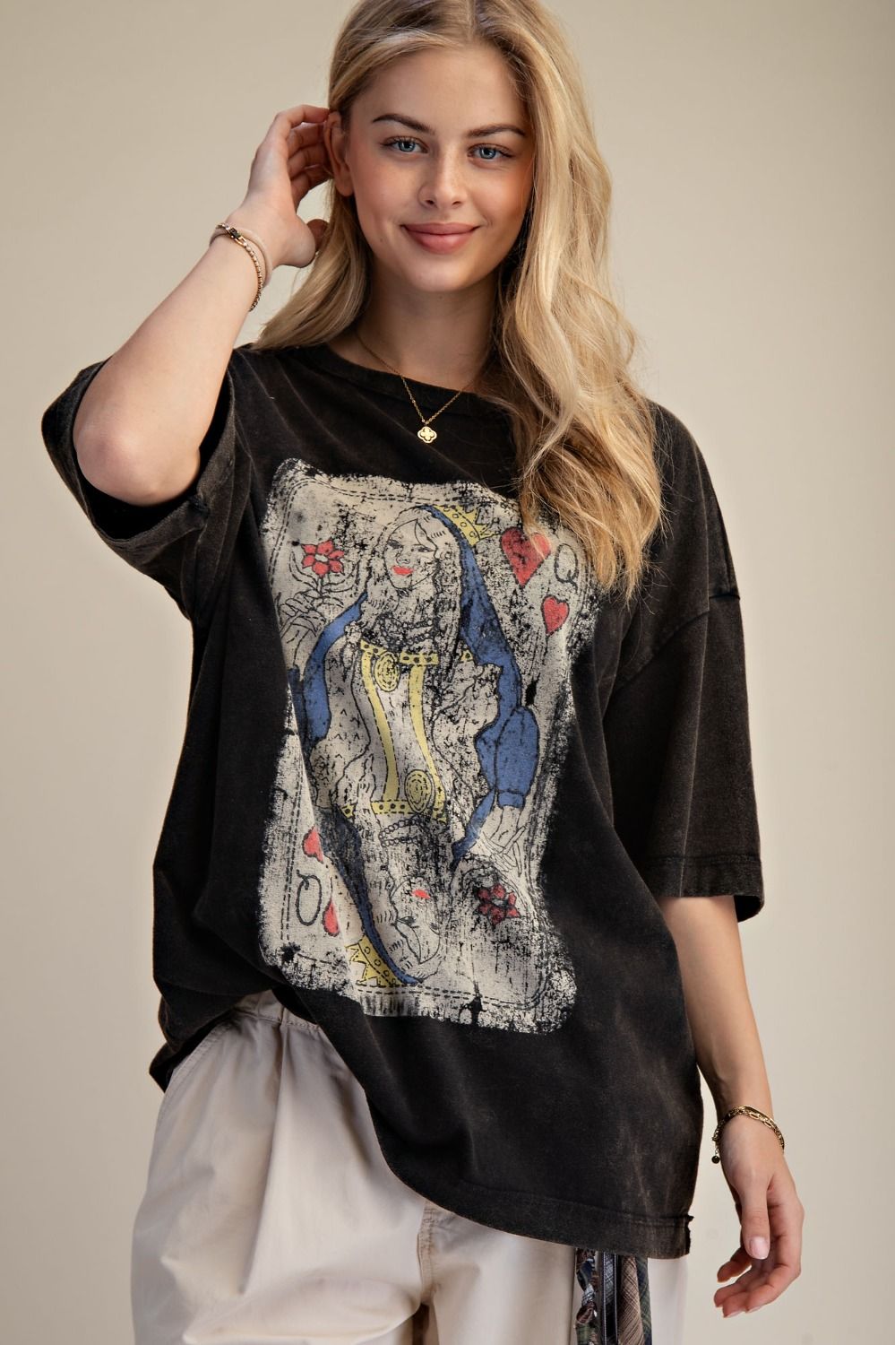 Easel Black Queen of Heart Tee
